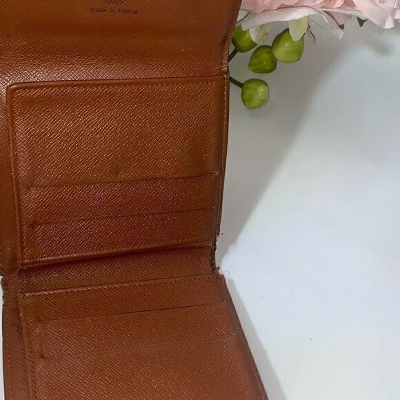 Authentic Louis Vuitton Monogram Elise Compact Wallet - Picture 7 of 11